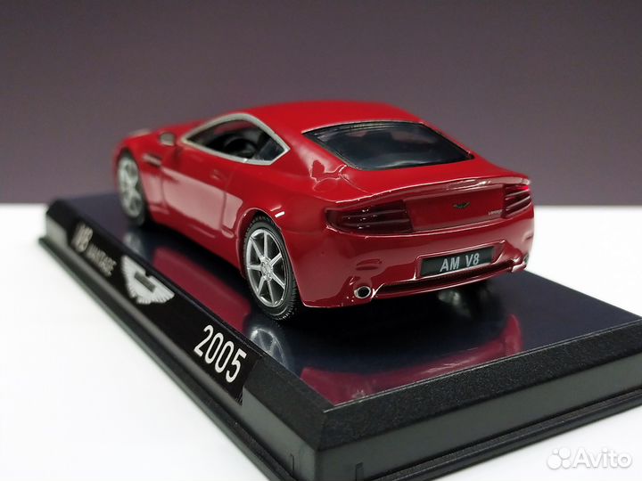 1:43 Aston Martin V8 Vantage 2005