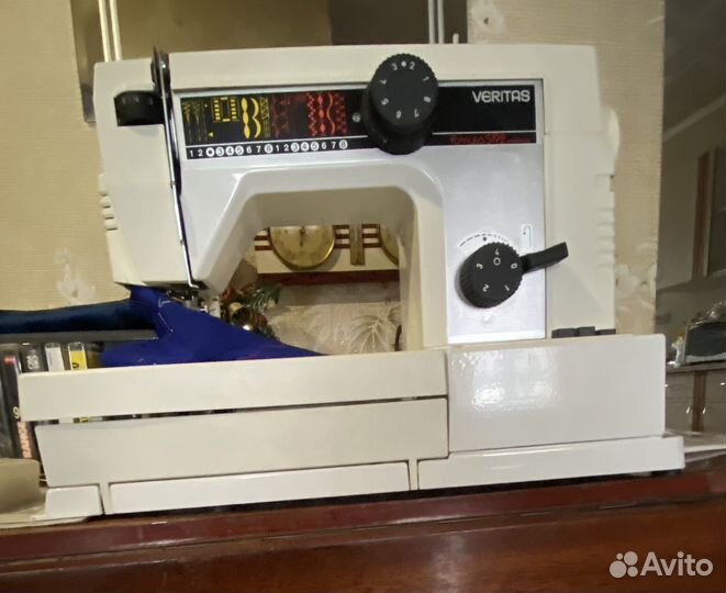 Электрическая ножная швейная машинка verytas