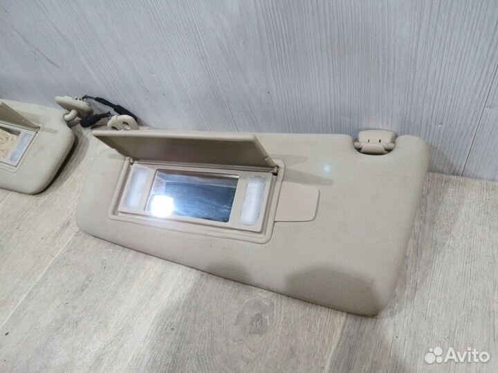 Козырек солнцезащитный правый Jaguar XF