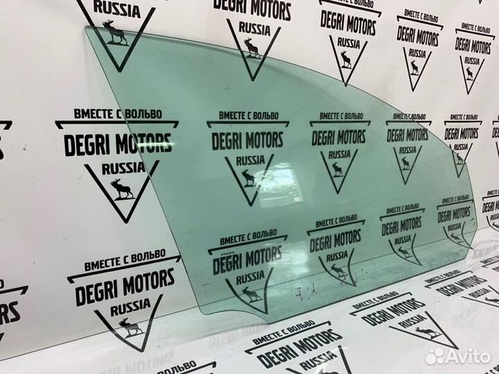 Стекло передней правой двери Volvo S40 V50 2004-12