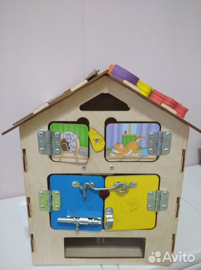 Бизиборд домик