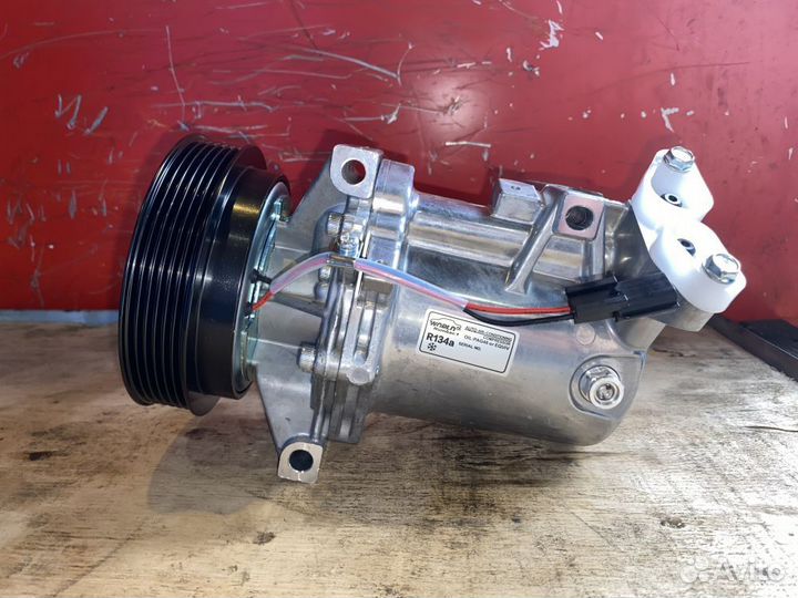 Компрессор кондиционера Renault Logan II K4M
