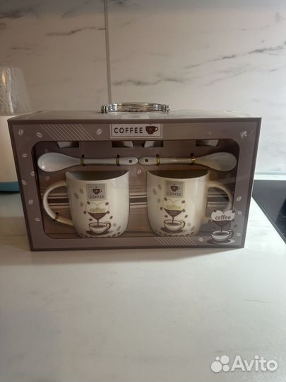 Набор подарочный кружки, ложки, блюдца