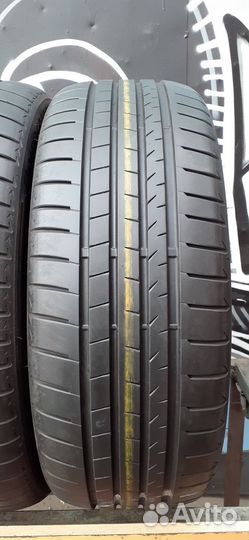 Bridgestone Alenza 001 235/45 R20