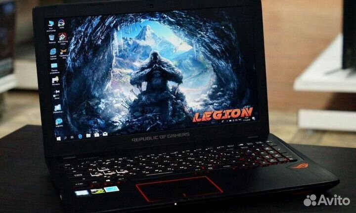 Asus Strix I7 7700HQ 8 Ядер GTX 1050 TI 8 GB SSD