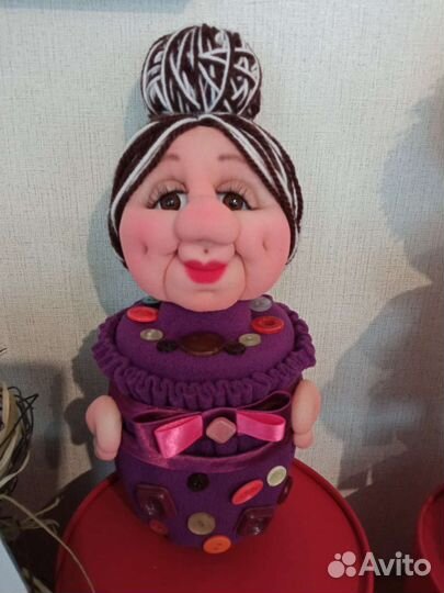 Кукла ручной работы. Шкатулка-игольница