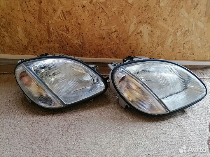 Фара правая Mercedes Benz SLK W170