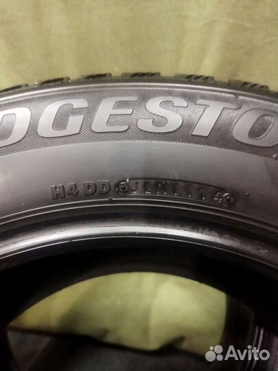 Bridgestone Blizzak Spike-01 23.5/60 R17