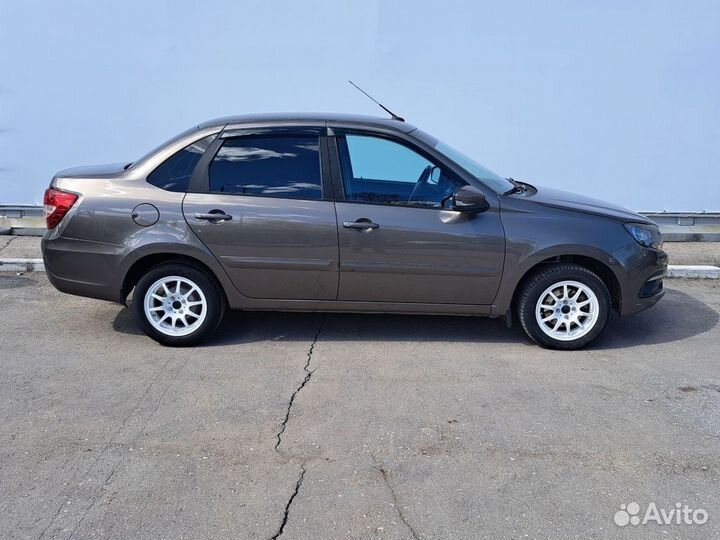 LADA Granta 1.6 МТ, 2018, 140 000 км