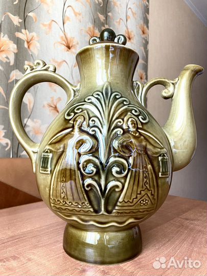 Керамический кувшин