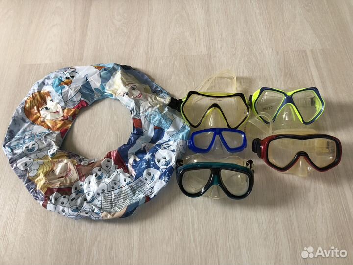 Маски и круг для плавания