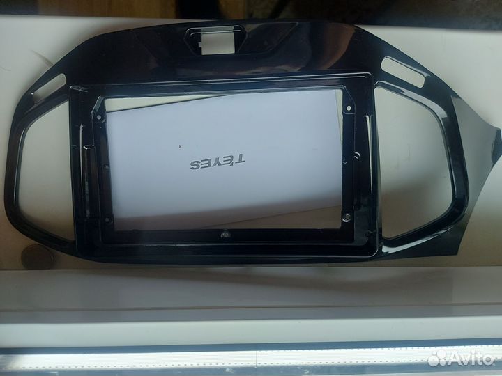 Магнитола teyes spro Plus 4/32 на лада веста