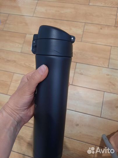 Термос 500 мл с автоматической крышкой