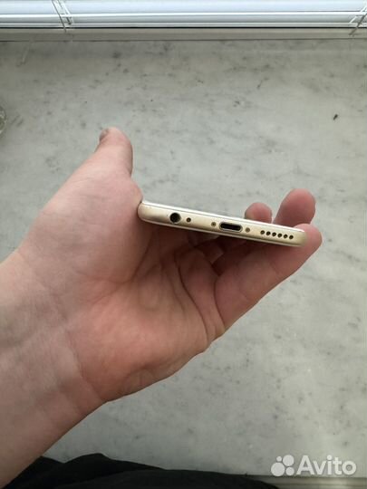 iPhone 6S, 64 ГБ