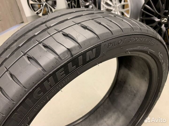 Michelin Pilot Sport 4 S 285/35 R19 103Y