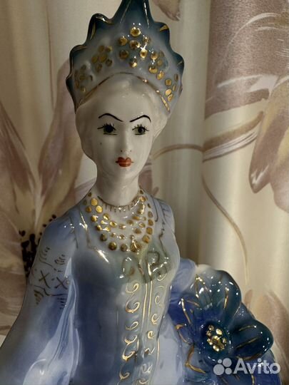 Антикварная статуэтка 