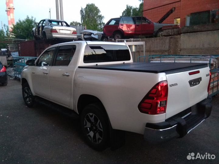 Крышка трисекции тойота хайлюкс