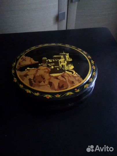 Шкатулка и пудреница