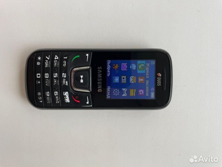 Телефон Samsung GT-E1282T