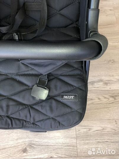 Прогулочная коляска mist McCan