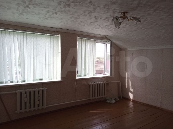 Дом 175 м² на участке 15 сот.