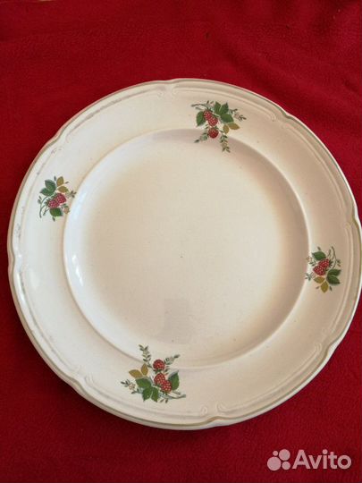 Тарелка большая советская. Малина. Конаково