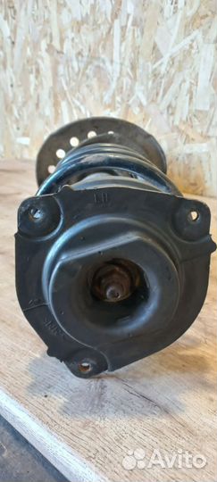 Стойка амортизаторная левая nissan Juke f15