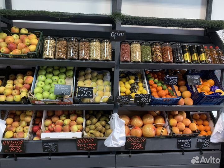 Сочные фрукты и свежие овощи с бесплатной доста