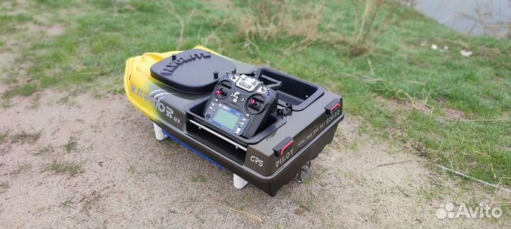 Прикормочный кораблик с gps автопилотом