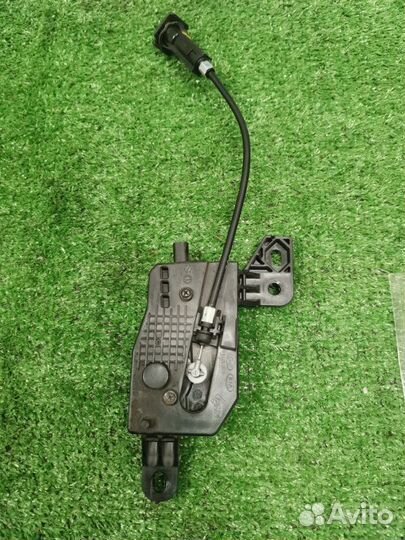 Замок лючка бензобака Kia Ceed хетчбэк 1.4 G4FA