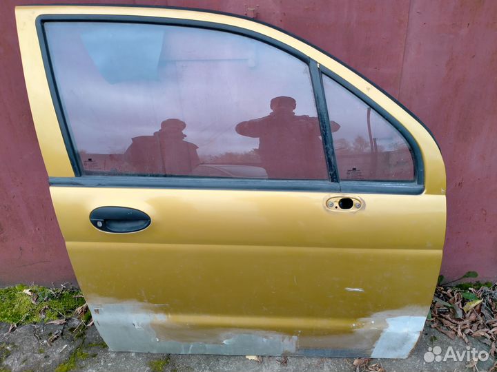 Дверь правая передняя на daewoo matiz