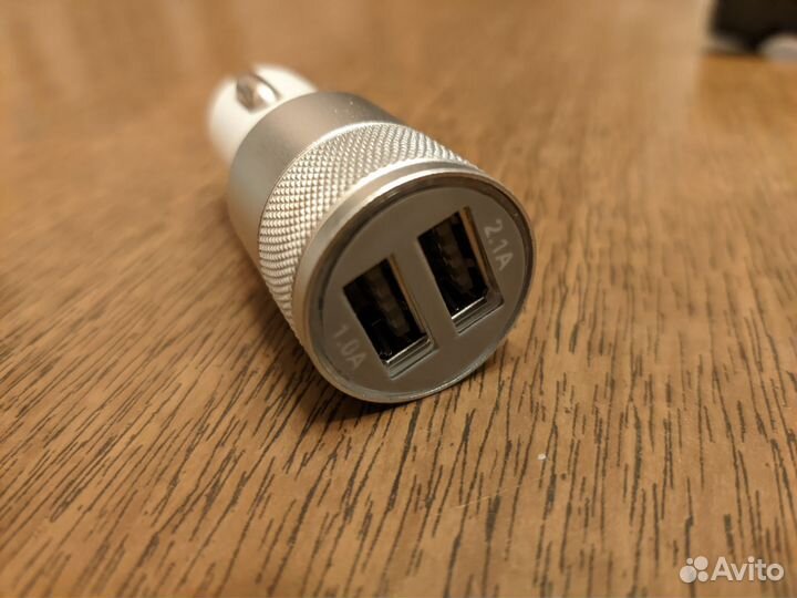 Автомобильные зарядки для телефона 2 шт