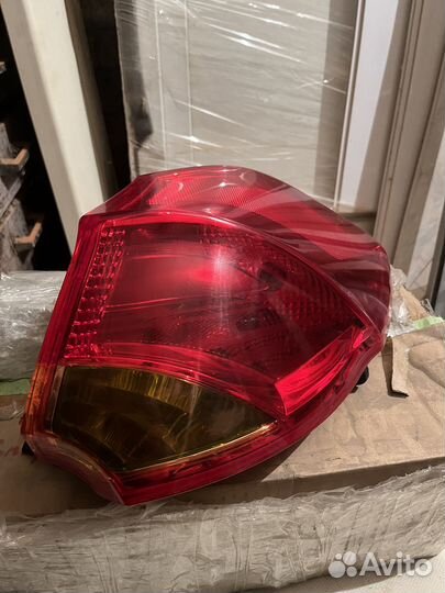 Фонарь правый Kia Ceed 2 хэтч 92402A2000