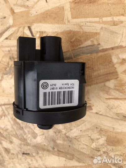 Переключатель включатель света фар Фольксваген 1K0