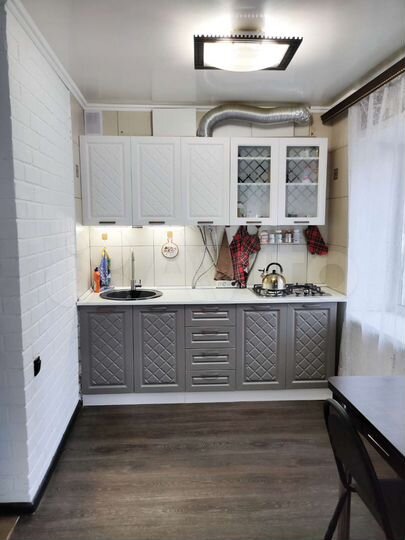 2-к. квартира, 43 м², 1/4 эт.