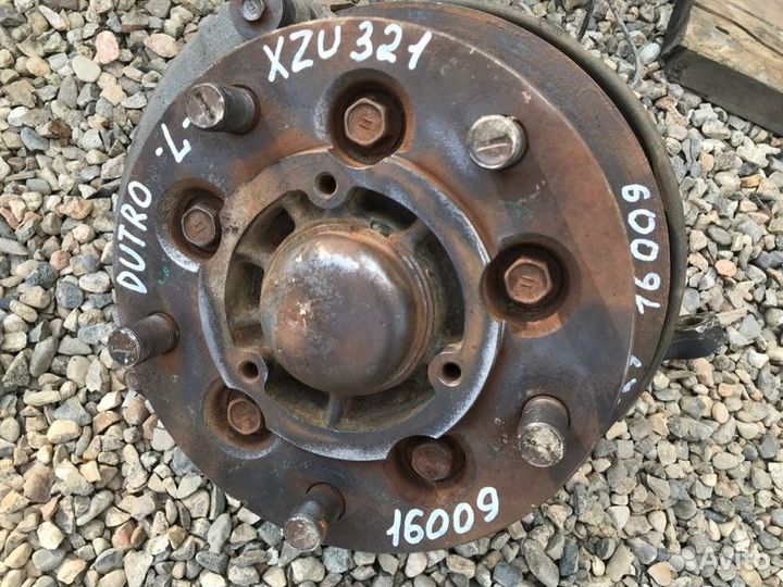 Поворотный кулак левый Hino Dutro XZU321 S05D 2004