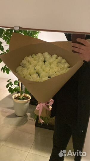 25 роз. 35 роз. 51 роза с упаковкой. Белые розы