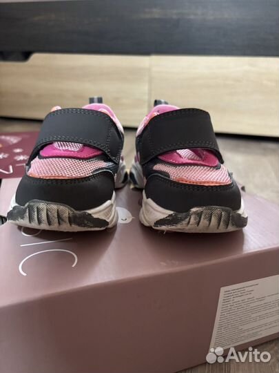 Кроссовки детские 22 размер