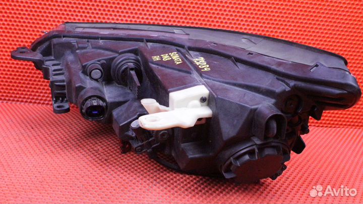 Фара правая Hyundai Sonata DN8 G4KM 92102-L1000