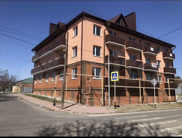 3-к. квартира, 102 м², 1/3 эт.