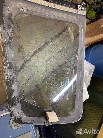 Стекло кузовное Mitsubishi Pajero 4 левое