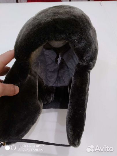 Зимняя шапка и варежки