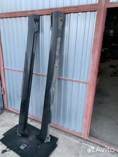 Пластиковый порог правый Nissan Fuga Y50