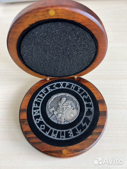 Монета коллекционная Рагнар викинг