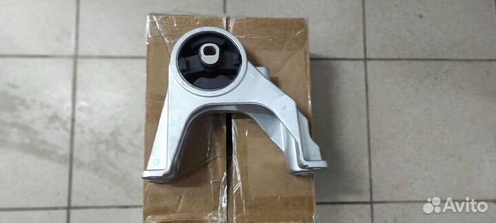 Опора двигателя задняя Dodge Journey 09-19г