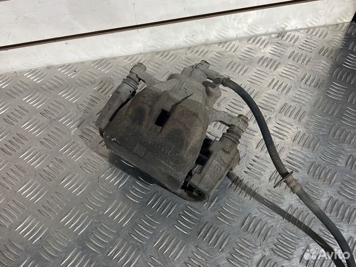 Тормозной супортпередний левый toyota camry 40