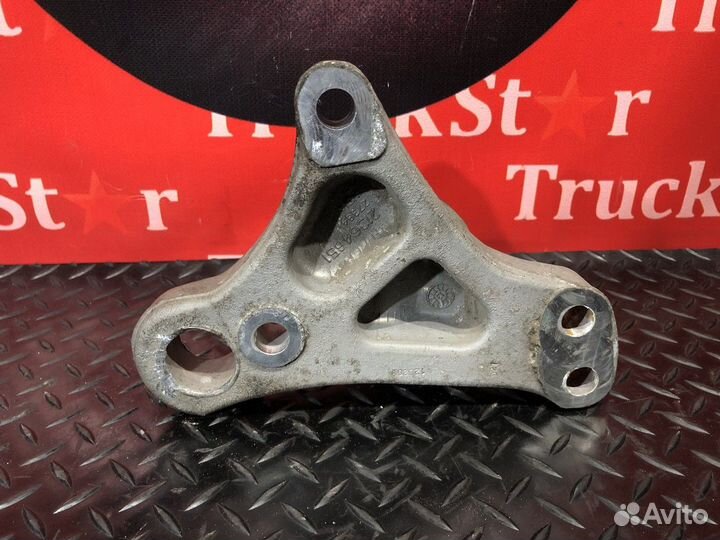 Кронштейн двигателя задний левый