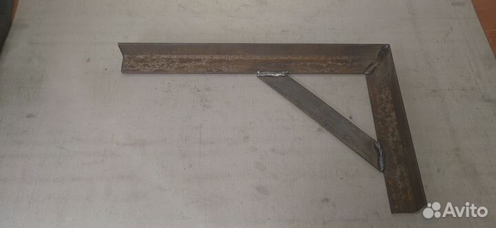 Кронштейны для полок в гараж и подвал