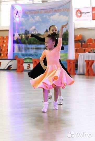 Рейтинговое платье 122 128 закрытый регилин Бархат