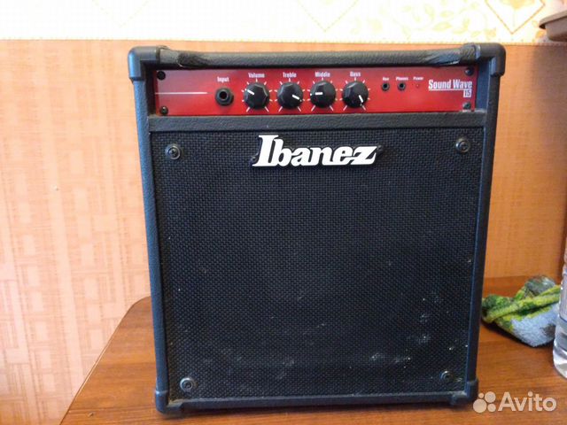 Авито комбик. Басовый комбоусилитель Ibanez. Комбик Ibanez ibz10bv2. Комбик басовый хромакей. Басовый комбик для концерта.